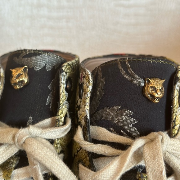 Gucci Blind for Love Floral Embroidered High Top Sneakers - Picture 11 of 16